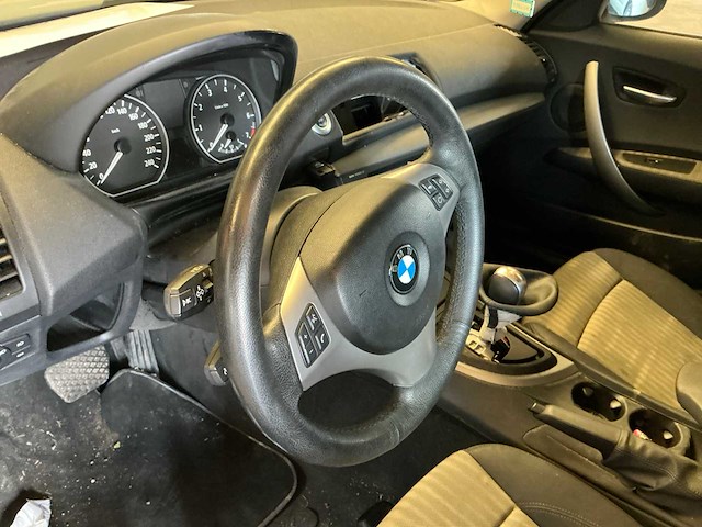 2005 bmw 120i personenauto zonder motor - afbeelding 7 van  18