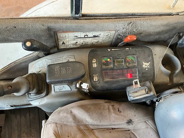 2005 bobcat 337 rupsgraafmachine - afbeelding 8 van  15