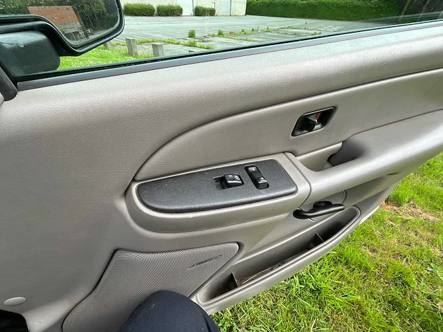 2005 chevrolet avalance - afbeelding 30 van  36