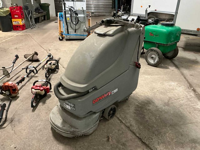 2005 comac simpla 50 bt vloerschrobmachine - afbeelding 1 van  6