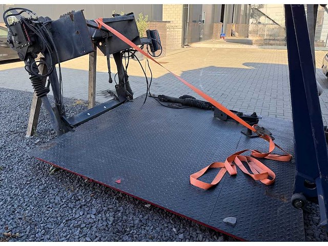 2005 dhollandia laadklep vrachtwagen - afbeelding 1 van  6