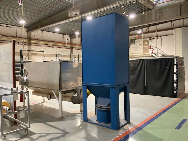 2005 donaldson torit dce uma253g8 afzuiginstallatie - afbeelding 4 van  9