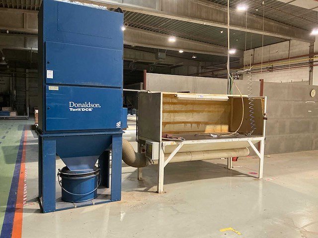2005 donaldson torit dce uma253g8 afzuiginstallatie - afbeelding 2 van  9