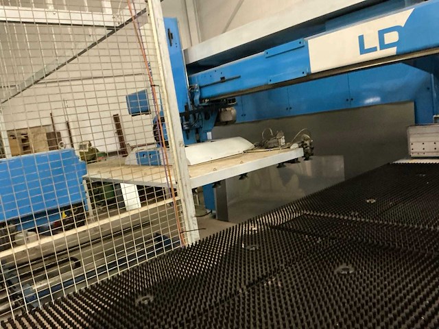 2005 finn power sg6 pons- en knip machine - afbeelding 2 van  43