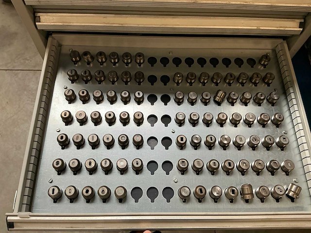 2005 finn power sg6 pons- en knip machine - afbeelding 23 van  43