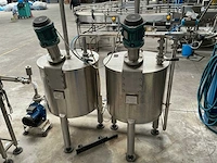 2005 fluid engineering verticale rvs mengtank 200l (2x)