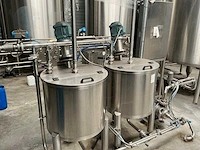 2005 fluid engineering verticale rvs mengtank 200l (2x) - afbeelding 4 van  9
