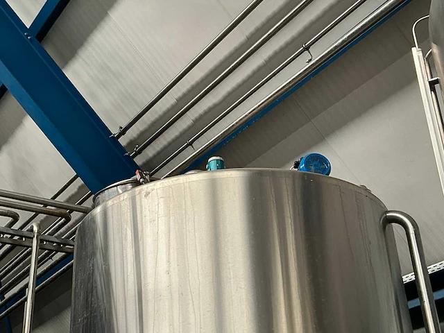2005 fluid engineering verticale rvs mengtank 9000l - afbeelding 4 van  7
