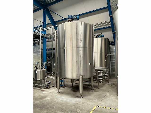 2005 fluid engineering verticale rvs mengtank 9000l - afbeelding 2 van  8