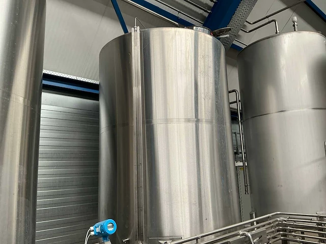 2005 fluid engineering verticale rvs mengtank 9000l - afbeelding 6 van  8