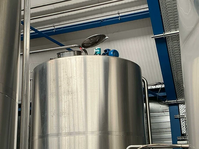 2005 fluid engineering verticale rvs mengtank 9000l - afbeelding 1 van  8
