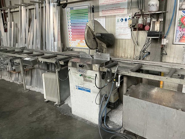 2005 fom industrie sika plus afkortcirkelzaagmachine - afbeelding 1 van  7