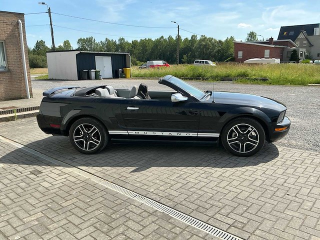 2005 ford mustang v8 personenauto - afbeelding 31 van  34