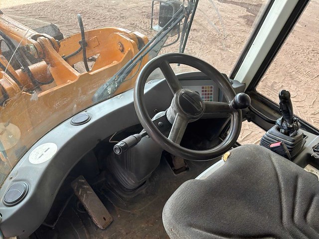 2005 liebherr 510 stereo wiellader - afbeelding 11 van  26