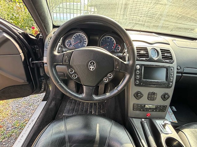2005 maserati quattroporte personenauto - afbeelding 2 van  8