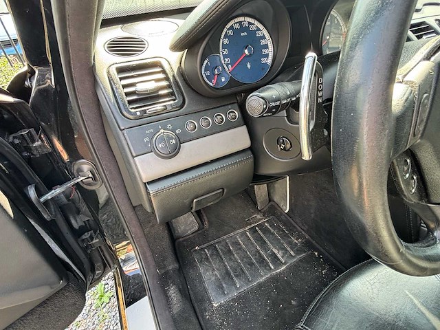 2005 maserati quattroporte personenauto - afbeelding 16 van  25