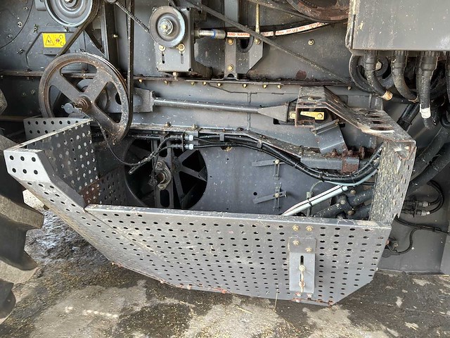 2005 massey ferguson centora 7282 maaidorser met 25 ft snijstaaf, trolley en raapzaadapparatuur - afbeelding 9 van  55