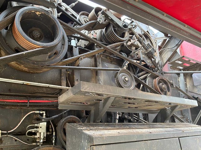 2005 massey ferguson centora 7282 maaidorser met 25 ft snijstaaf, trolley en raapzaadapparatuur - afbeelding 11 van  55