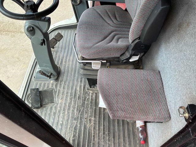 2005 massey ferguson centora 7282 maaidorser met 25 ft snijstaaf, trolley en raapzaadapparatuur - afbeelding 14 van  55