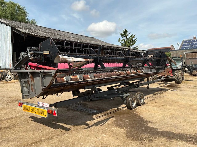 2005 massey ferguson centora 7282 maaidorser met 25 ft snijstaaf, trolley en raapzaadapparatuur - afbeelding 34 van  55