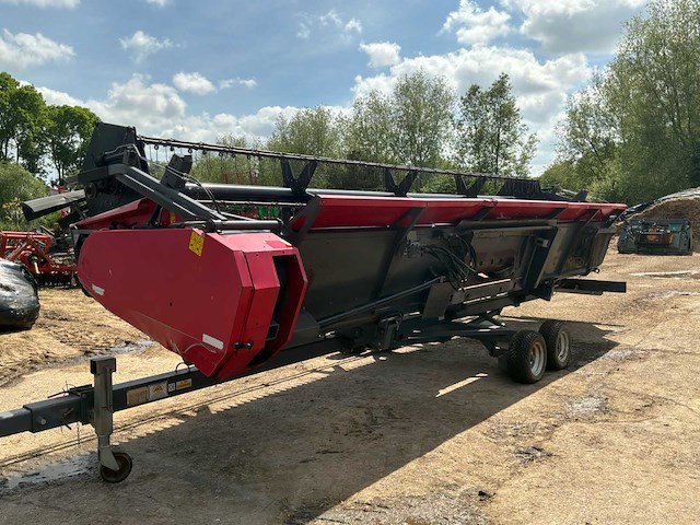 2005 massey ferguson centora 7282 maaidorser met 25 ft snijstaaf, trolley en raapzaadapparatuur - afbeelding 38 van  55