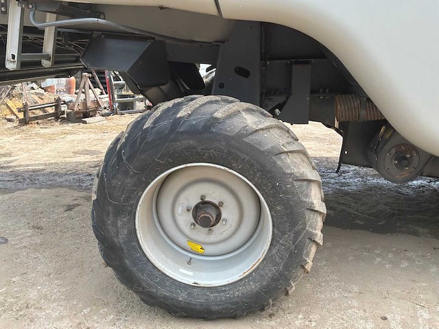2005 massey ferguson centora 7282 maaidorser met 25 ft snijstaaf, trolley en raapzaadapparatuur - afbeelding 3 van  28