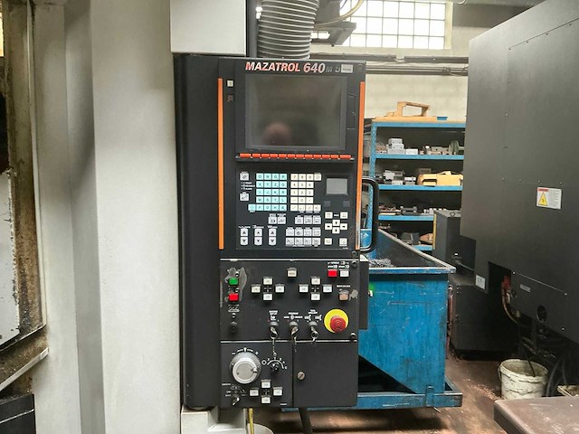 2005 mazak variaxis 500-5x 5-assige cnc verticaal bewerkingscentrum - afbeelding 3 van  8