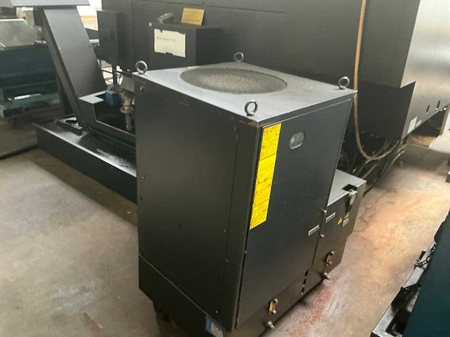 2005 mazak variaxis 500-5x 5-assige cnc verticaal bewerkingscentrum - afbeelding 10 van  10
