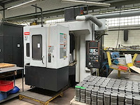 2005 mazak variaxis 500-5x 5-assige cnc verticaal bewerkingscentrum - afbeelding 1 van  8