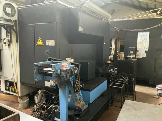 2005 mazak variaxis 500-5x 5-assige cnc verticaal bewerkingscentrum - afbeelding 6 van  12