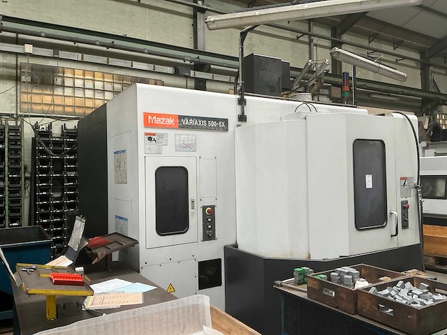 2005 mazak variaxis 500-5x 5-assige cnc verticaal bewerkingscentrum - afbeelding 4 van  10