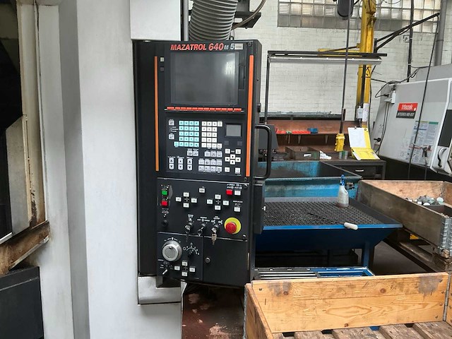 2005 mazak variaxis 500-5x 5-assige cnc verticaal bewerkingscentrum - afbeelding 6 van  10
