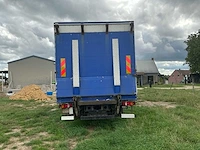 2005 mercedes 815 paardenvrachtwagen met laadklep - afbeelding 52 van  55