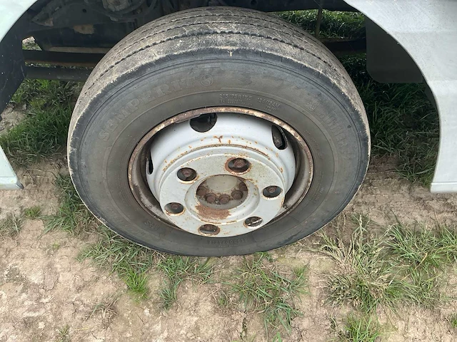 2005 mercedes 815 paardenvrachtwagen met laadklep - afbeelding 3 van  55