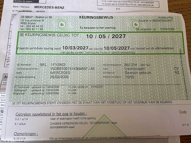 2005 mercedes 815 paardenvrachtwagen met laadklep - afbeelding 48 van  55