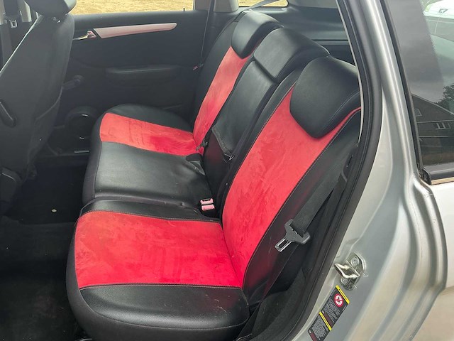 2005 mercedes b200turbo hatchback personenauto - afbeelding 10 van  29