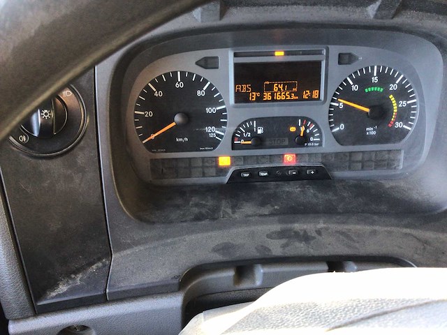 2005 mercedes-benz 915l takelwagen - afbeelding 26 van  41