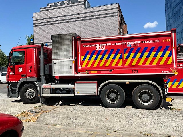 2005 mercedes-benz actros met haakarmsysteem - afbeelding 30 van  30