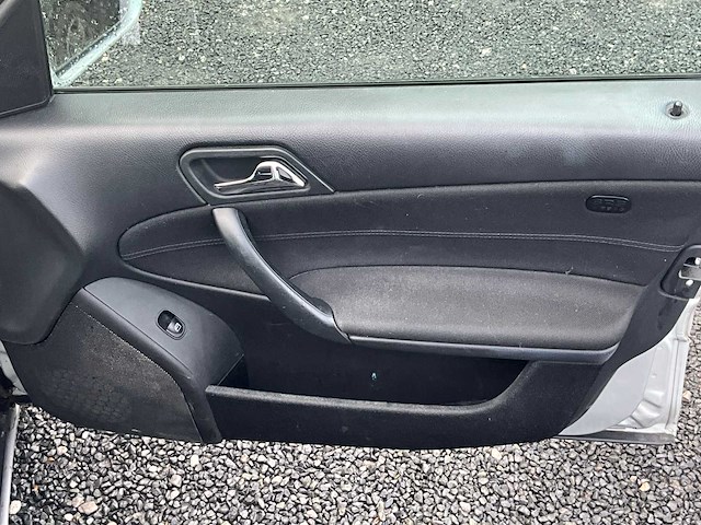 2005 mercedes-benz c200cdi - afbeelding 5 van  30