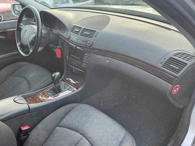 2005 mercedes e220 cdi - afbeelding 25 van  42