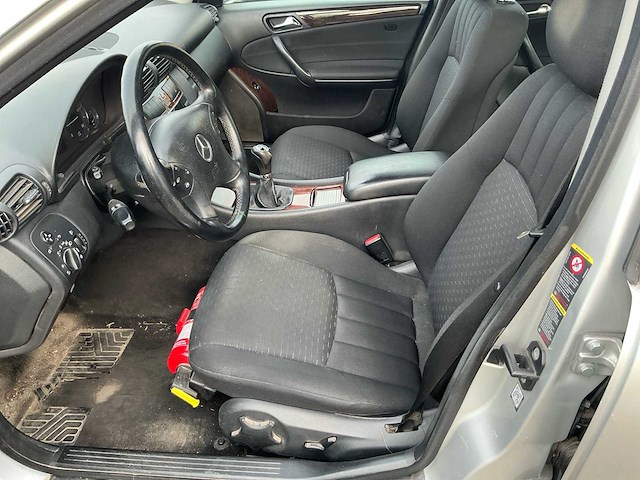 2005 mercedes sedan c200cdi 203 - afbeelding 13 van  40