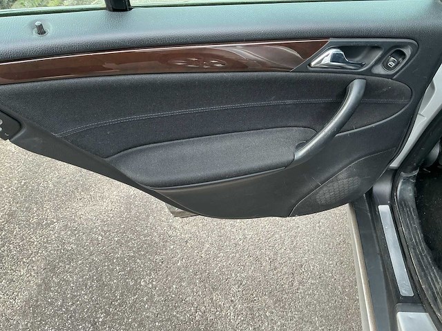 2005 mercedes sedan c200cdi 203 - afbeelding 19 van  40
