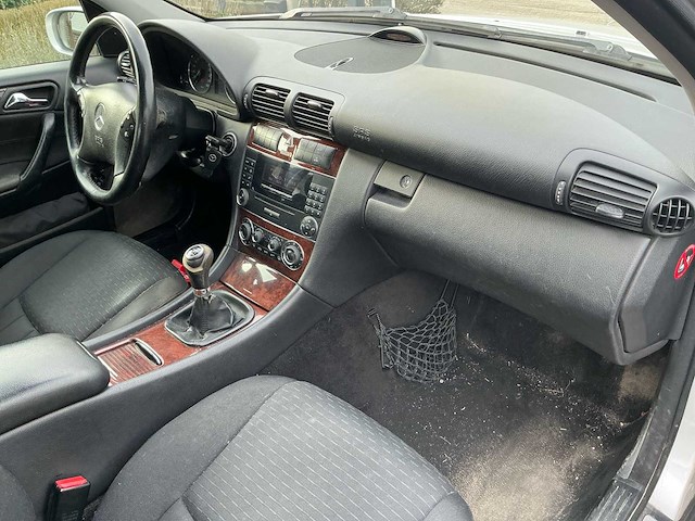 2005 mercedes sedan c200cdi 203 - afbeelding 26 van  40