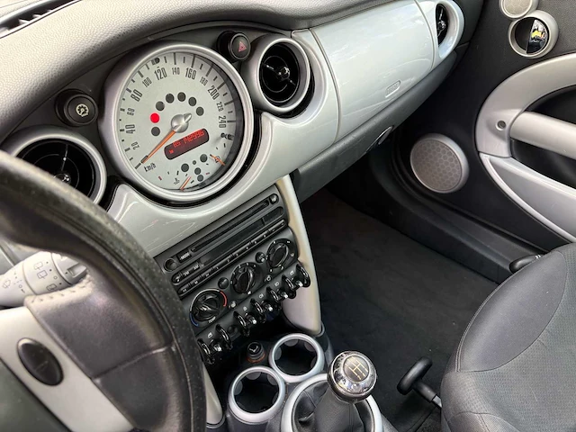 2005 mini cooper rc31 personenauto - afbeelding 8 van  35