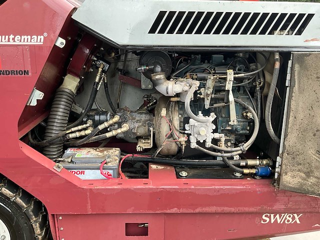 2005 minuteman powerboss straatveegmachine - afbeelding 14 van  22