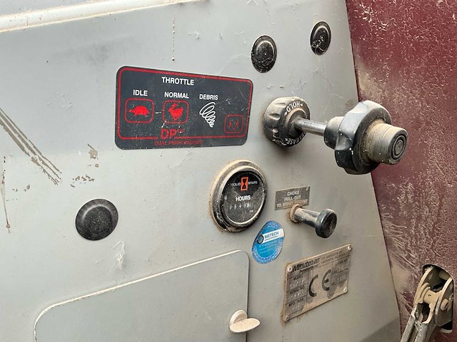 2005 minuteman powerboss straatveegmachine - afbeelding 1 van  10