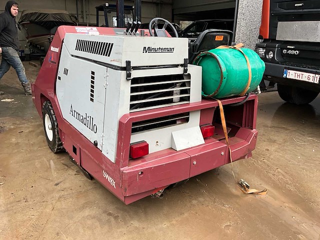 2005 minuteman powerboss straatveegmachine - afbeelding 3 van  10
