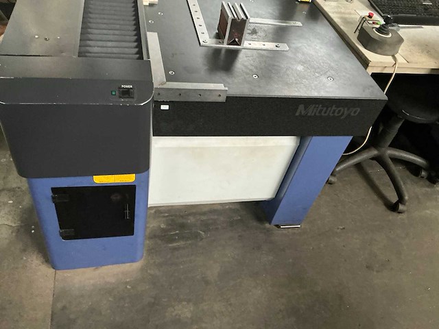 2005 mitutoyo crysta apex c coördinaten meetmachine - afbeelding 6 van  6