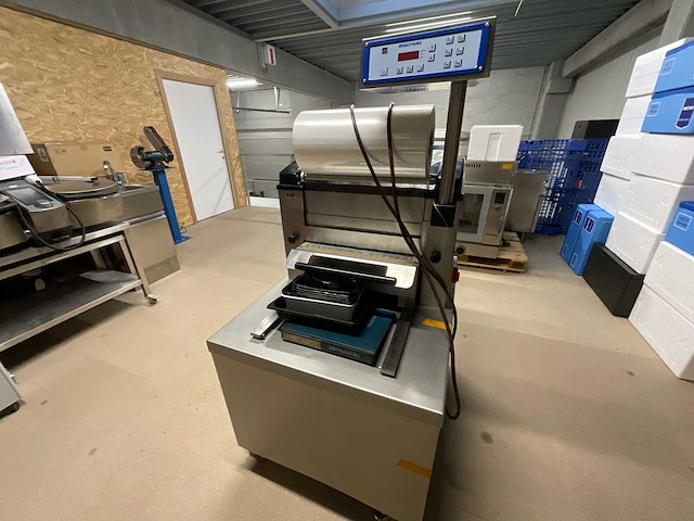 2005 multivac multivac t200 t200 tray sealant - afbeelding 1 van  17