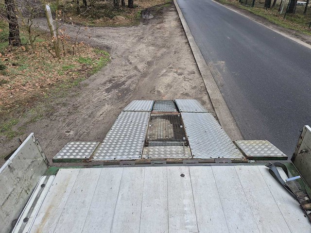 2005 nissan atleon vrachtwagen - afbeelding 14 van  32